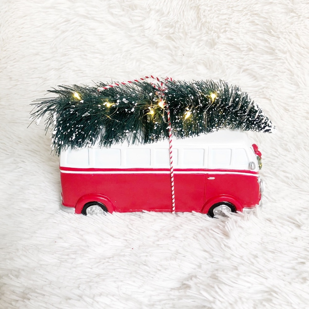 Volkswagen VTG Buggy Wagon Towing Christmas Tree
